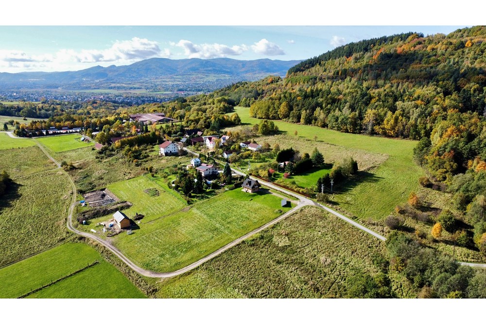 Nieruchomość inwestycyjna - Sprzedaż - Żywiec, Polska - dji_fly_20251013_125132_198_1760441768455_photo_optimized.jpeg - 800061098-178