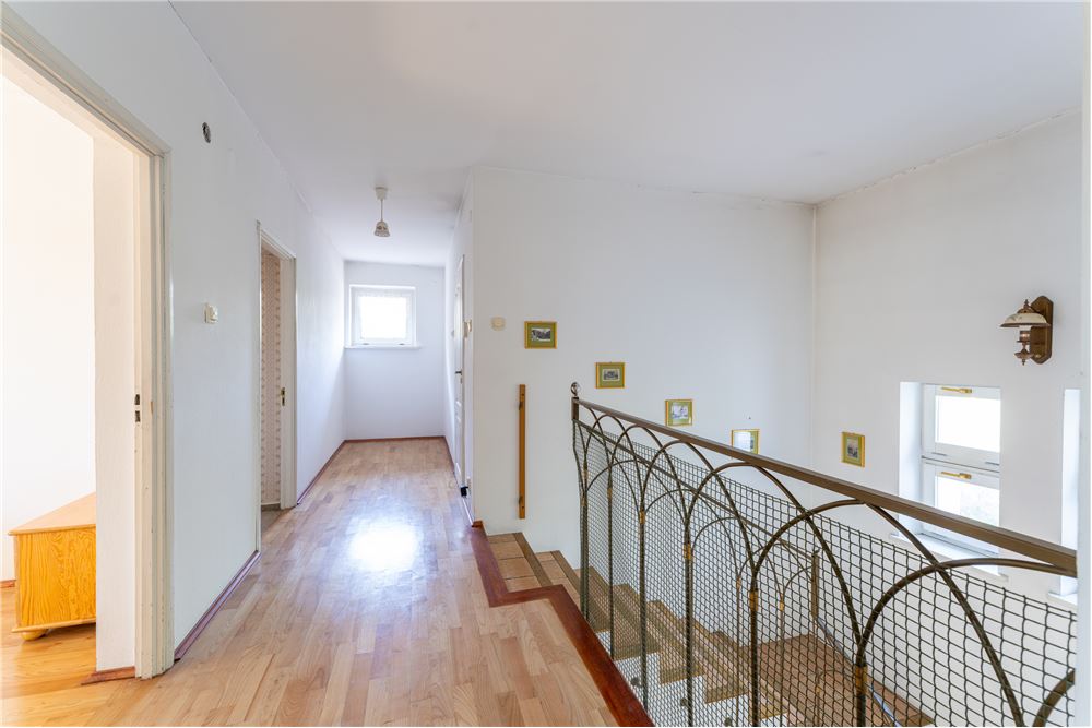 Dom wolnostojący - Sprzedaż - Józefów, Polska - 98 - 810251028-66