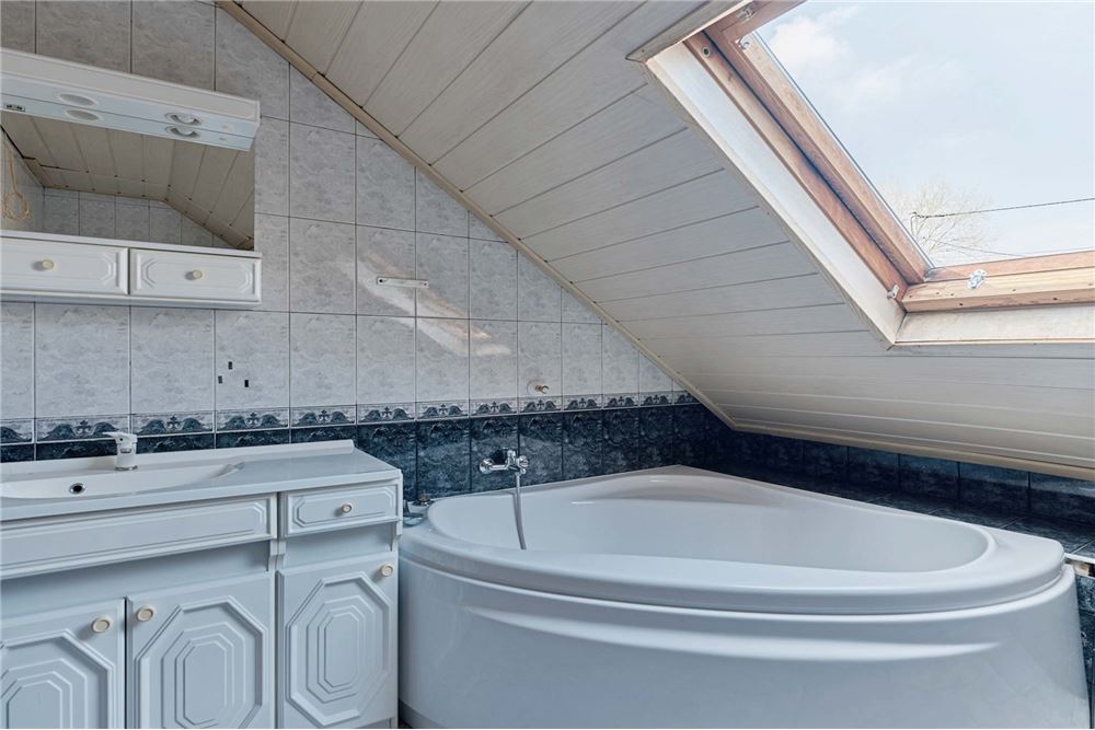 Dom wolnostojący - Sprzedaż - Bielsko-Biała, Polska - 34 - 800061016-1157