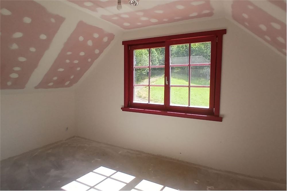 Dom wolnostojący - Sprzedaż - Poręba Wielka, Polska - 32 - 800241017-137