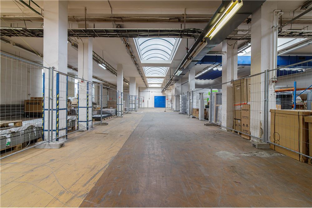 Nieruchomość przemysłowa - Wynajem - Cieszyn, Polska - 38 - 800061076-412