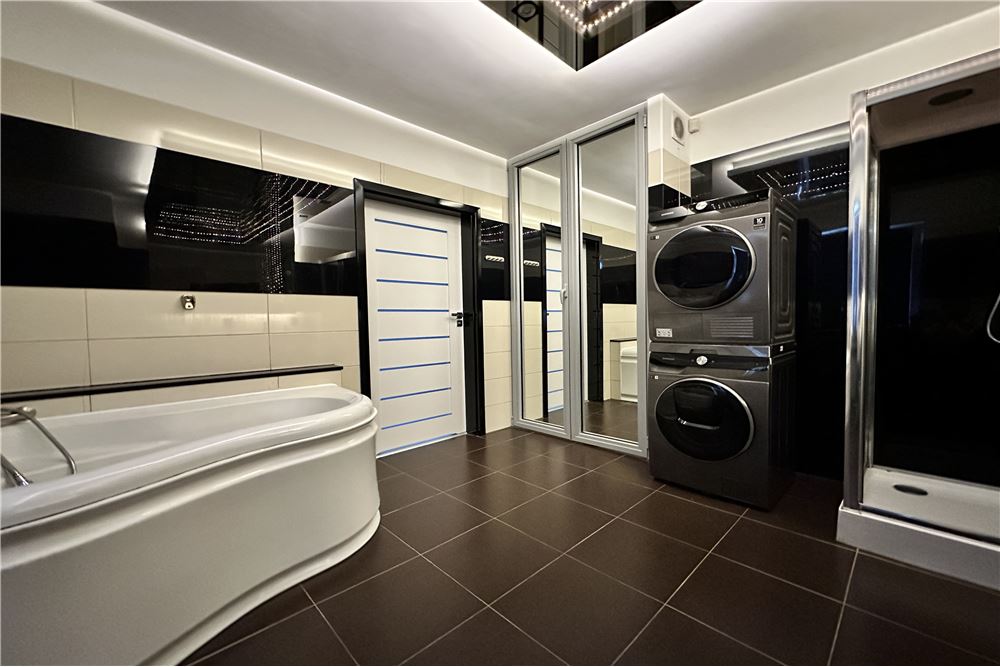 Mieszkanie - Sprzedaż - Bielsko-Biała, Polska - 15 - 800061098-166