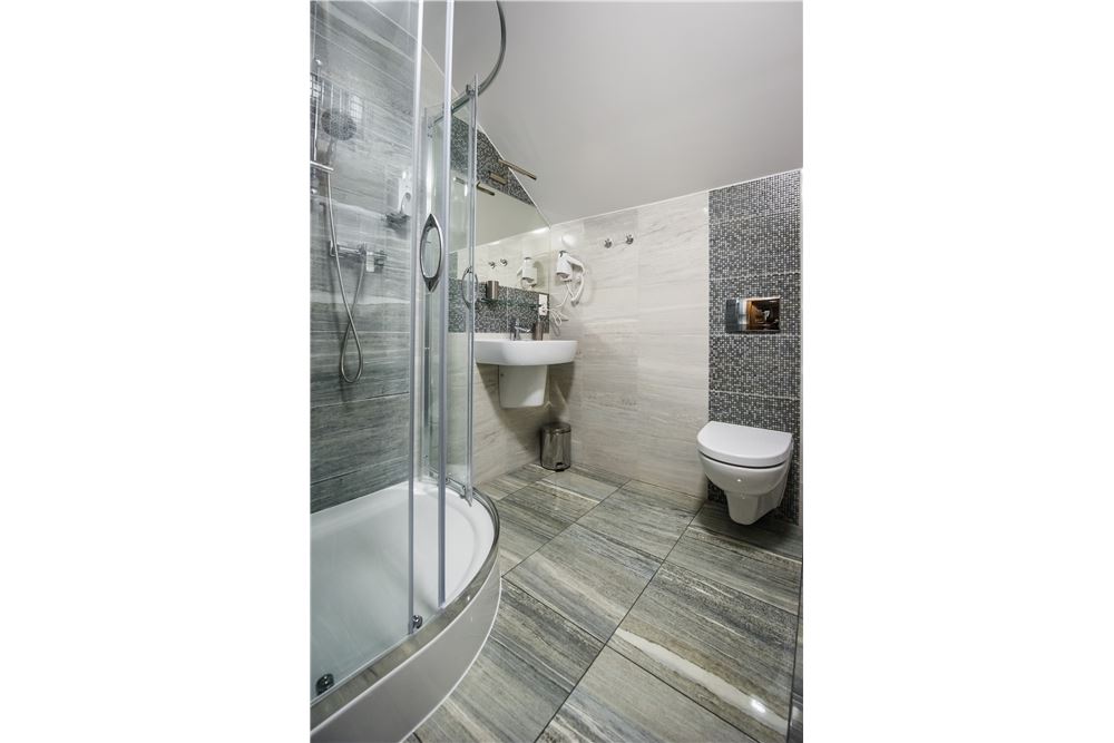 Dom wolnostojący - Sprzedaż - Korbielów, Polska - 109 - 800061076-401