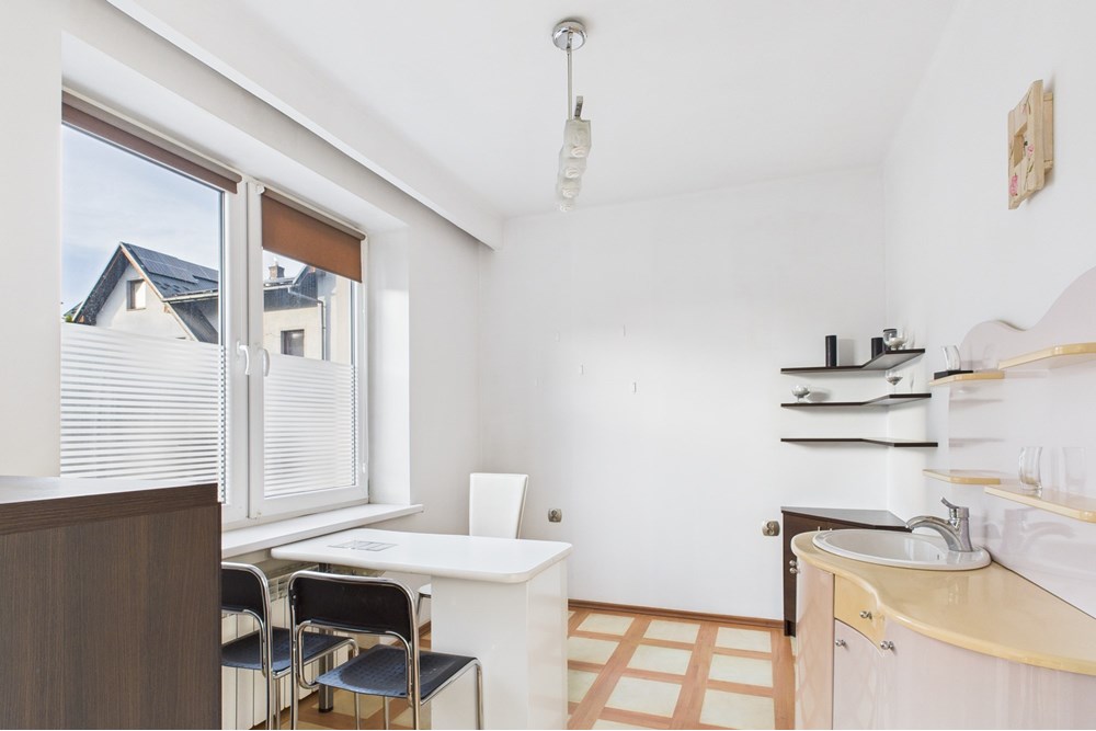 Budynek - Wynajem - Nowy Targ, Polska - CAM05558G0-PR0035-STILL005.jpg - 800091054-51