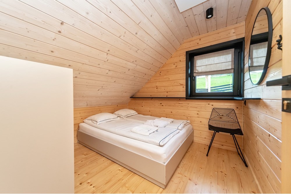 Biznes - Sprzedaż - Istebna, Polska - MIODM_048M.jpg - 800061093-116