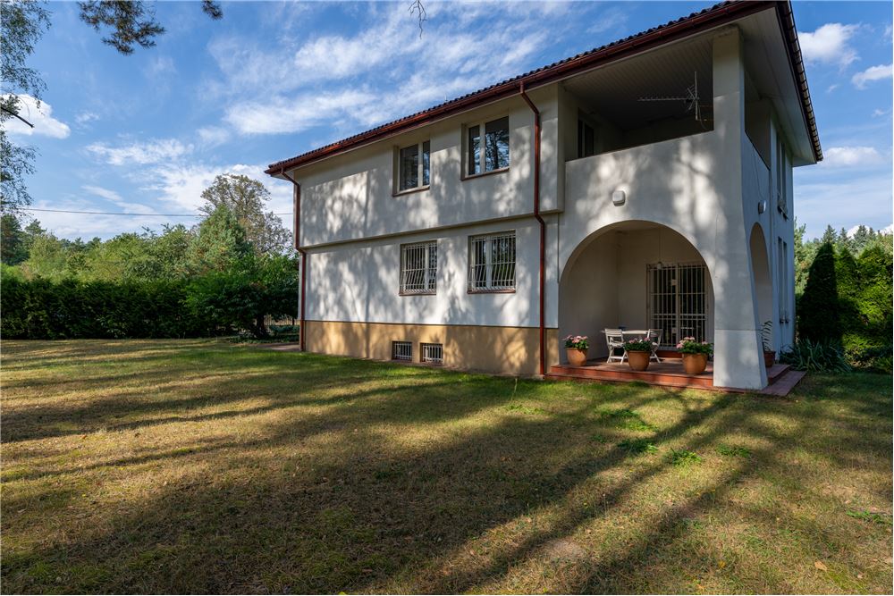 Dom wolnostojący - Sprzedaż - Józefów, Polska - 67 - 810251028-66