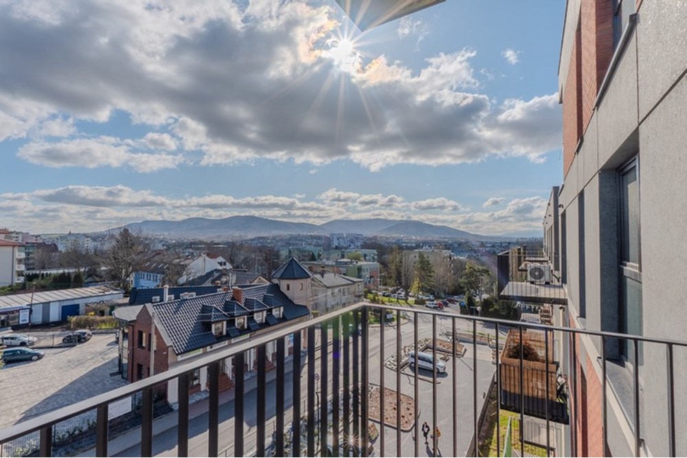 Mieszkanie - Sprzedaż - Bielsko-Biała, Polska - 1a.JPG - 470131026-157