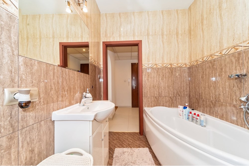 Mieszkanie - Sprzedaż - Bielsko-Biała, Polska - MI2_027M.jpg - 800061076-444