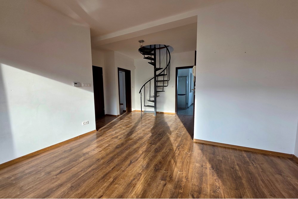 Mieszkanie dwupoziomowe - Sprzedaż - Bielsko-Biała, Polska - 20251203_124604.jpeg - 800061098-188