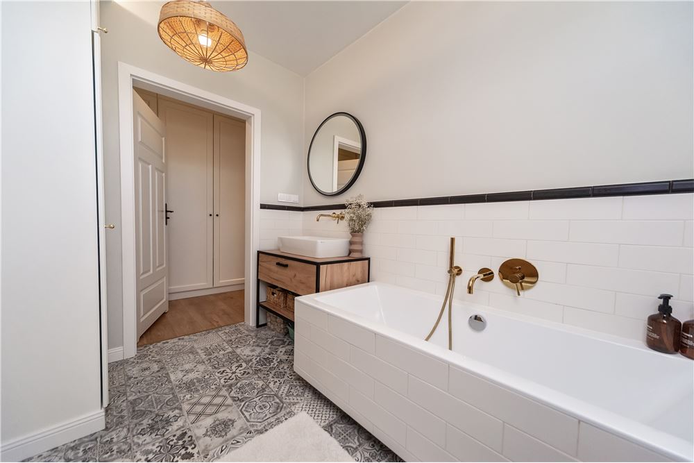 Mieszkanie - Sprzedaż - Andrychów, Polska - 40 - 800061057-178