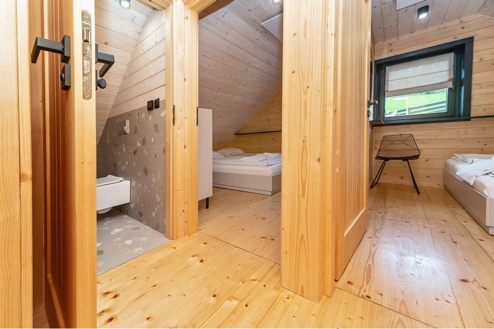 Biznes - Sprzedaż - Istebna, Polska - MIODM_056M.jpg - 800061093-116