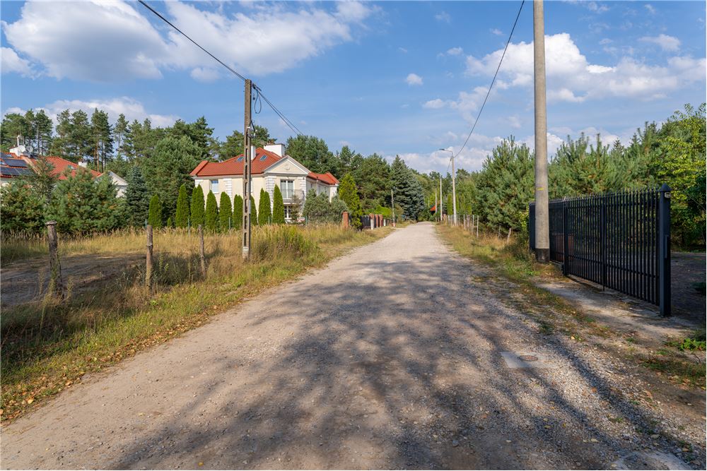 Dom wolnostojący - Sprzedaż - Józefów, Polska - 121 - 810251028-66