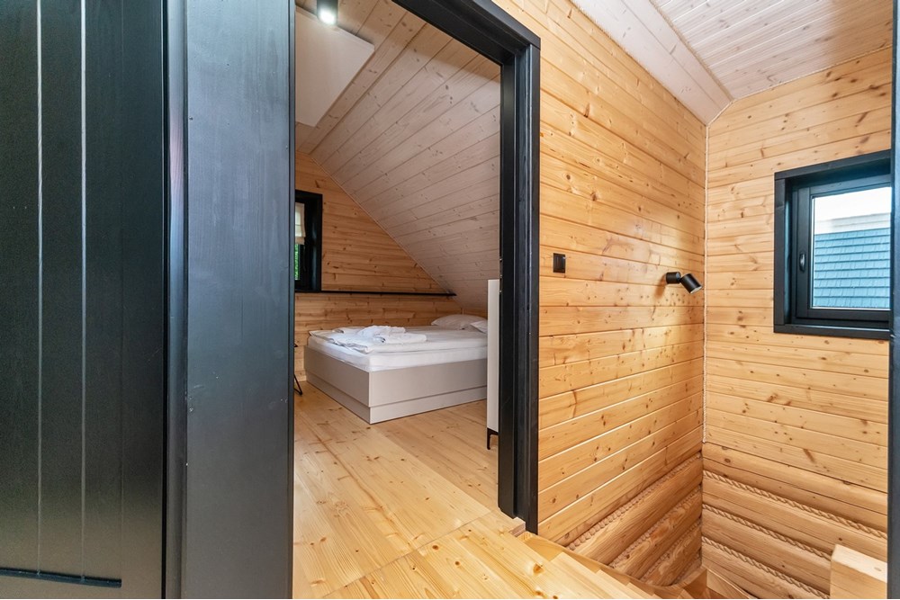 Biznes - Sprzedaż - Istebna, Polska - MIODM_022M.jpg - 800061093-116