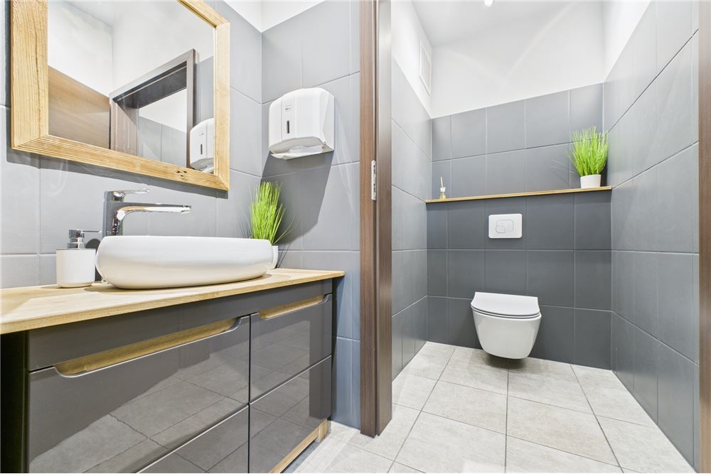 Lokal handlowy/usługowy - Sprzedaż - Warszawa, Polska - 13 - 810051040-249