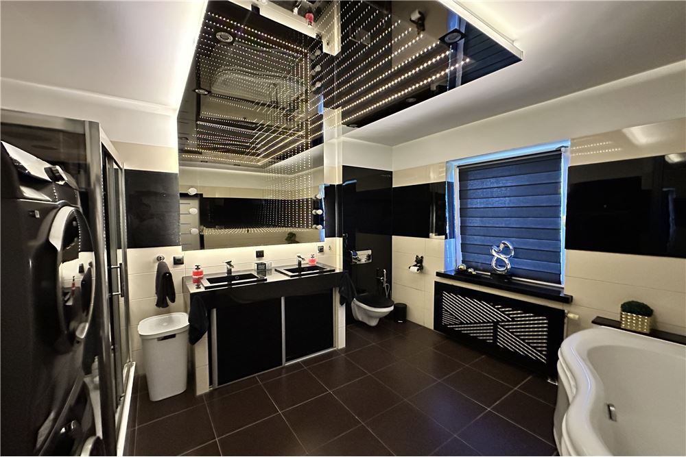 Mieszkanie - Sprzedaż - Bielsko-Biała, Polska - 13 - 800061098-166