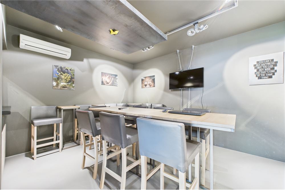 Lokal handlowy/usługowy - Sprzedaż - Warszawa, Polska - 7 - 810051040-249