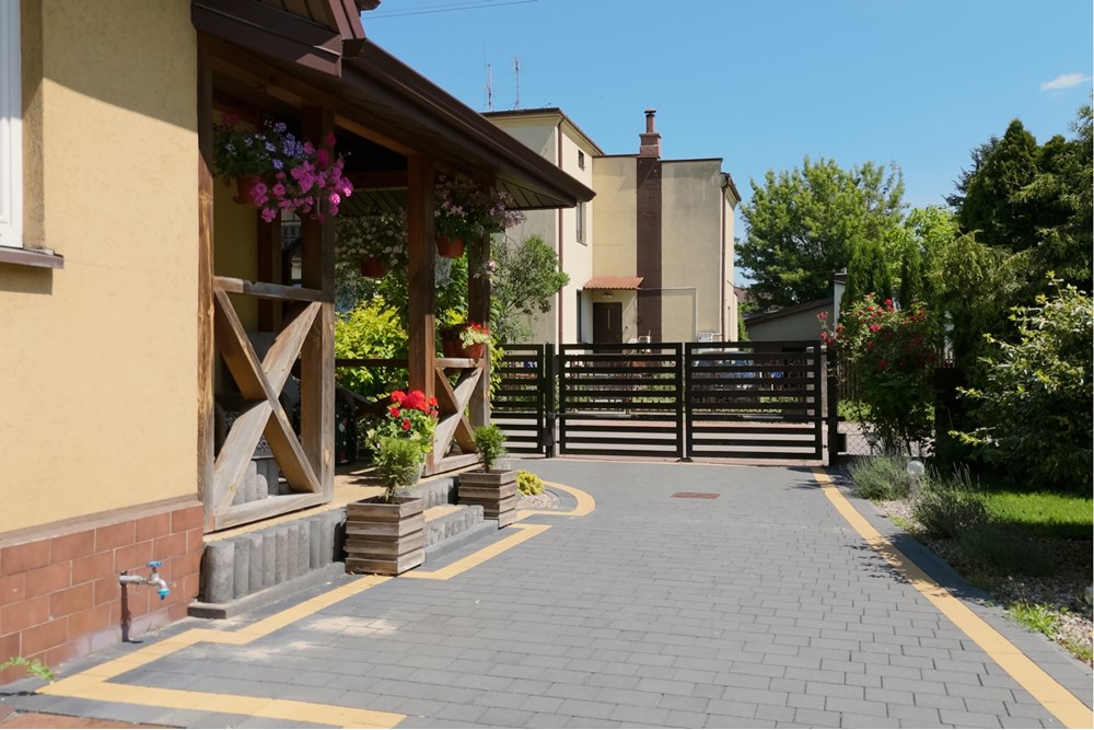 Dom wolnostojący - Sprzedaż - Łochów, Polska - zdj1 dom łochów.jpg - 810131044-4