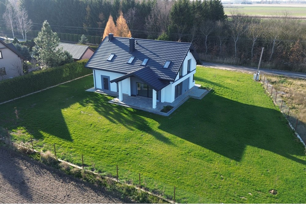 Dom wolnostojący - Sprzedaż - Bronisławów, Polska - 1_DJI_0004_compr.jpg - 810141022-119