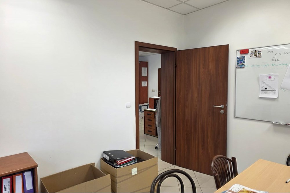 Lokal handlowy/usługowy - Wynajem - Bielsko-Biała, Polska - 14.jpg - 800061016-1295