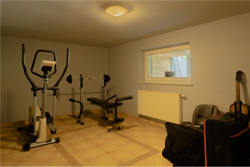 Dom w zabudowie szeregowej - Sprzedaż - Żywiec, Polska - 28 - 800061126-18