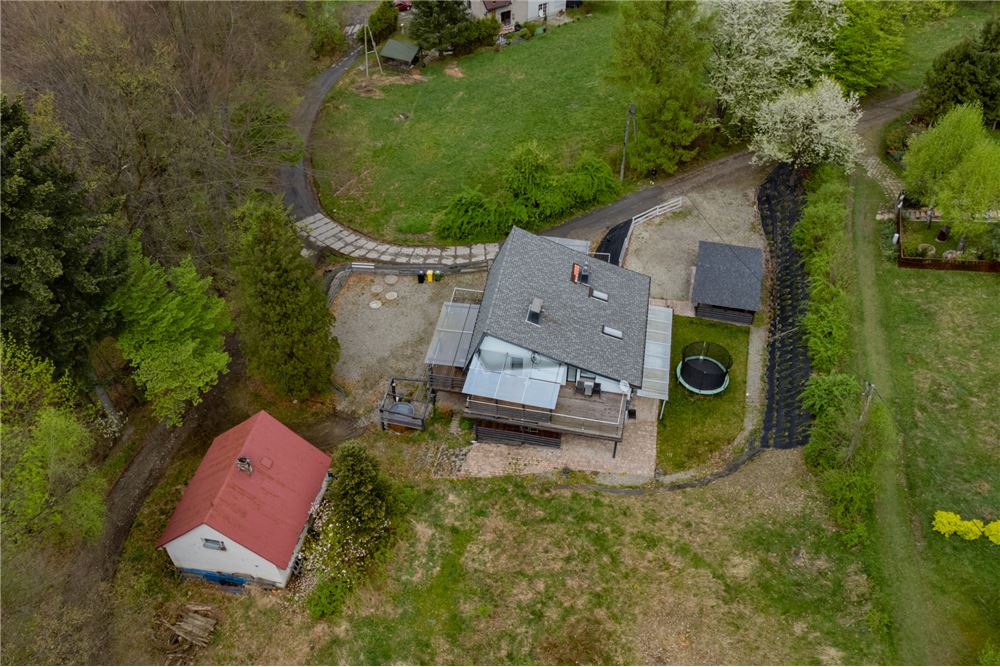 Nieruchomość inwestycyjna - Sprzedaż - Ustroń, Polska - 62 - 800061103-183