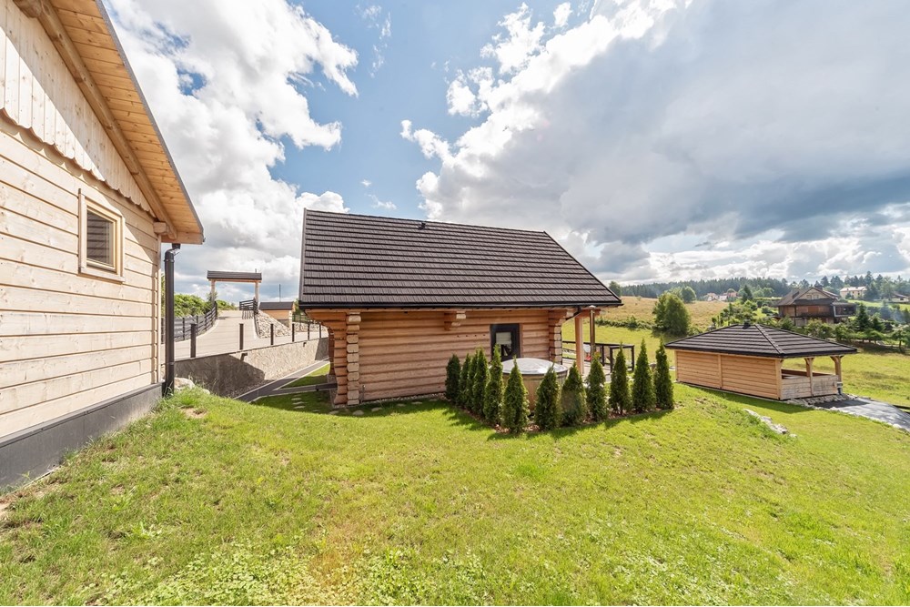 Biznes - Sprzedaż - Istebna, Polska - MIODM_094M.jpg - 800061093-116