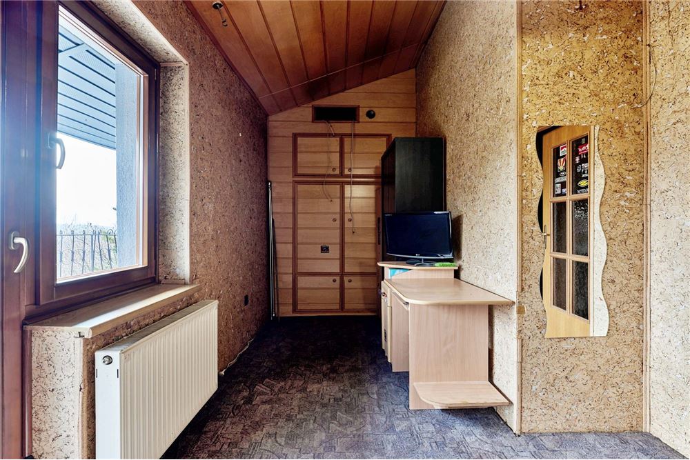 Dom wolnostojący - Sprzedaż - Bielsko-Biała, Polska - 38 - 800061016-1157