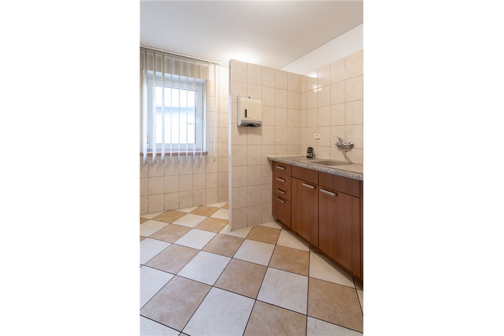 Nieruchomość inwestycyjna - Sprzedaż - Siemianowice Śląskie, Polska - 52 - 800061016-1264