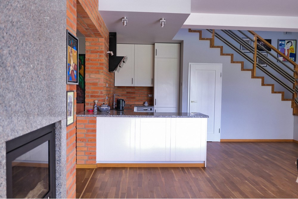 Dom jednorodzinny - Sprzedaż - Gościno, Polska - salon2.jpg - 790221001-6