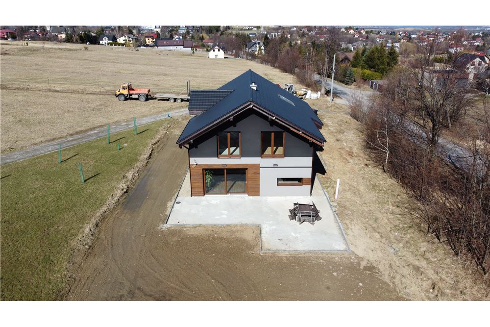 Dom wolnostojący - Sprzedaż - Radziechowy, Polska - 78 - 800061039-513