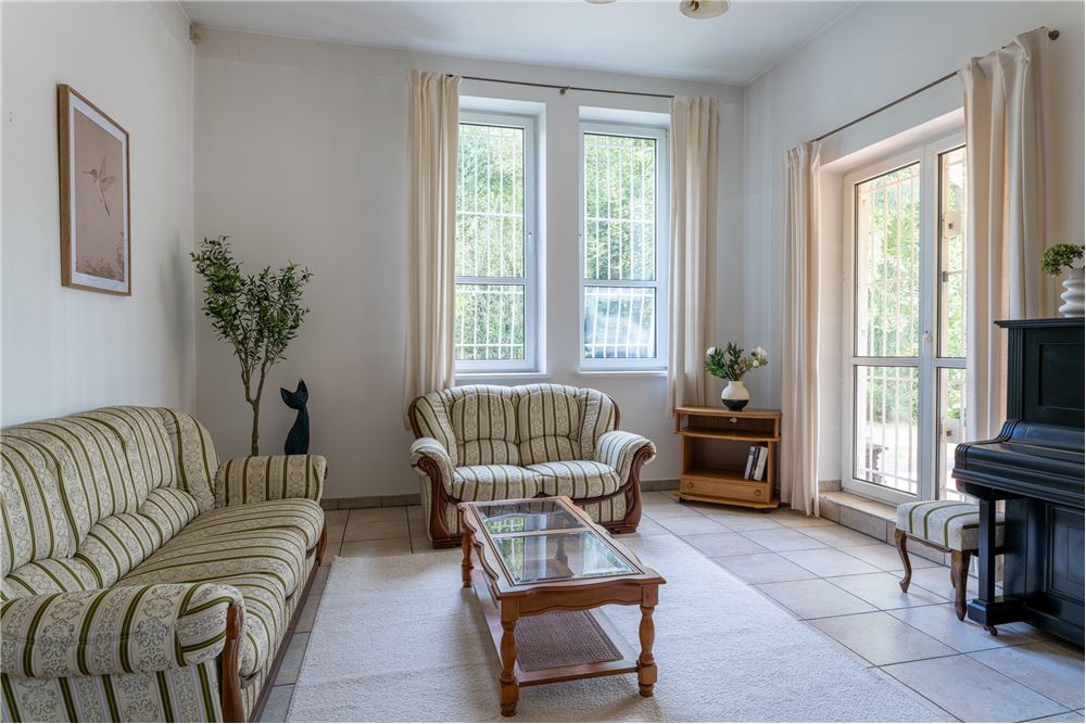 Dom wolnostojący - Sprzedaż - Józefów, Polska - 90 - 810251028-66