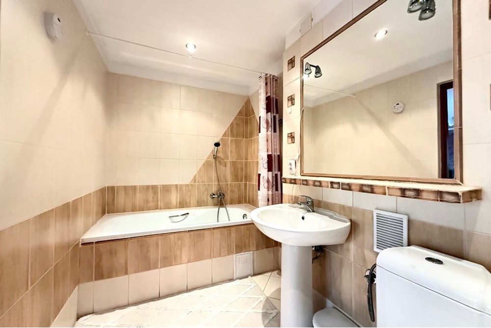 Mieszkanie - Sprzedaż - Bielsko-Biała, Polska - IMG_4472.jpeg - 470131040-414