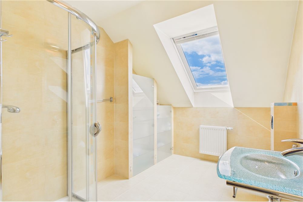 Dom wolnostojący - Sprzedaż - Łódź, Polska - Łazienka - 470291004-251