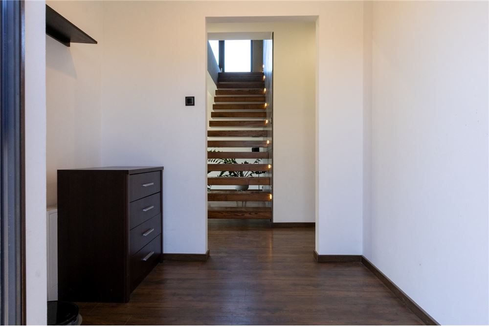 Dom wolnostojący - Sprzedaż - Radziechowy, Polska - 67 - 800061039-513