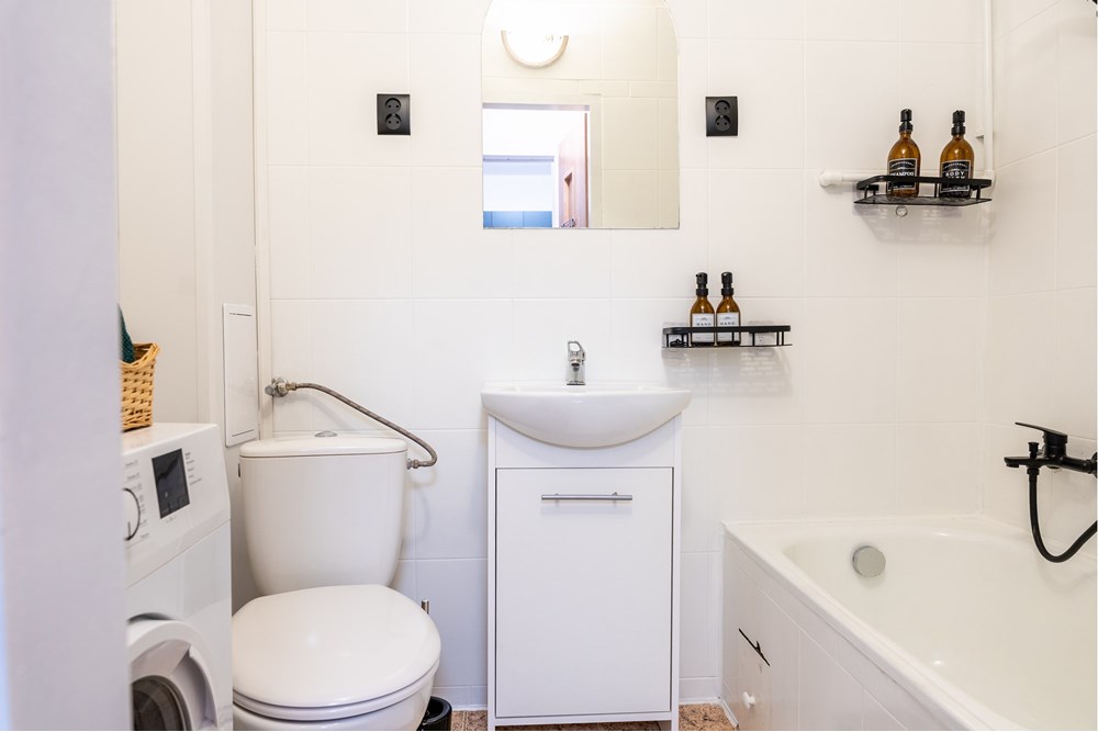 Mieszkanie - Sprzedaż - Dąbrowa Górnicza, Polska - 14. Łazienka 1.jpg - 800271023-20