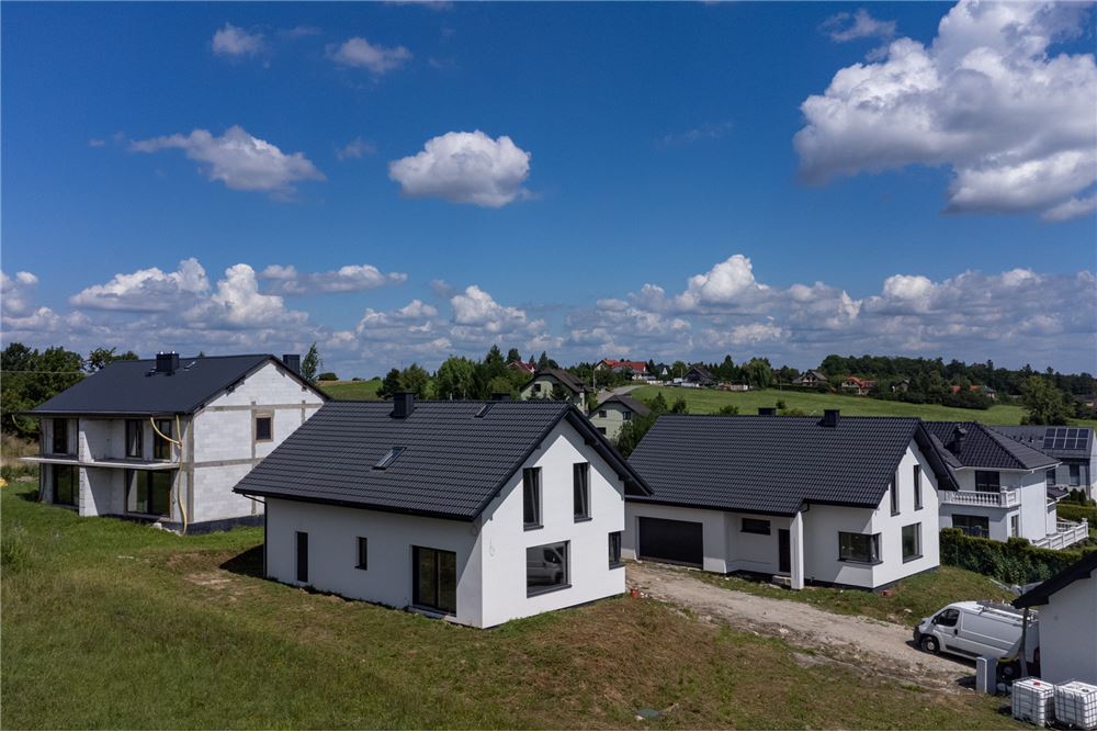 Dom wolnostojący - Sprzedaż - Międzyrzecze Górne, Polska - 2 - 800061103-172