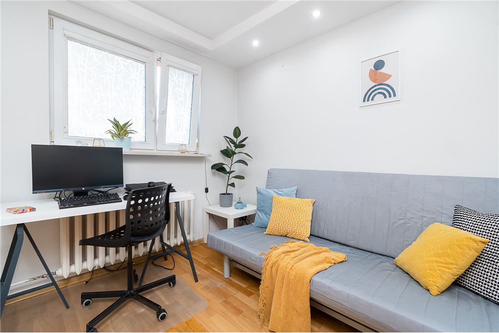 Residential Condo/Apartment Krakow, Poland PL 80024100627 , RE