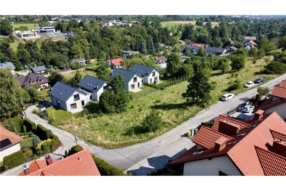 Działka budowlana - Sprzedaż - Bielsko-Biała, Polska - 39 - 800061028-469