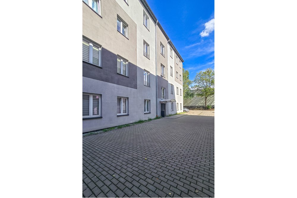 Mieszkanie na parterze - Sprzedaż - Łódź, Polska - Mieszkanie-na-sprzedaz-Lodz-Widzew-1.jpg - 470191045-180