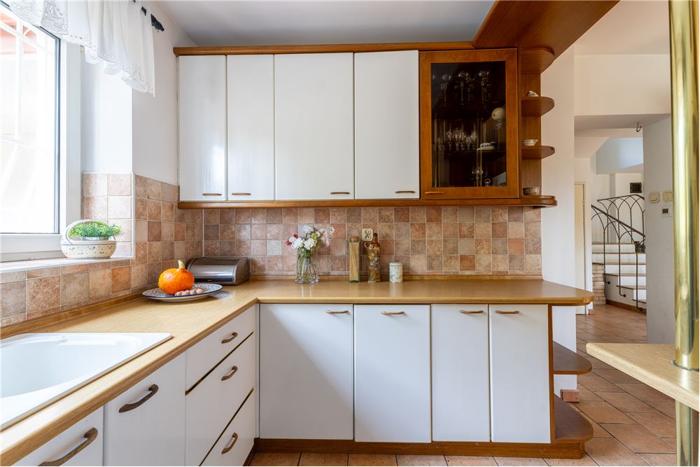 Dom wolnostojący - Sprzedaż - Józefów, Polska - 82 - 810251028-66