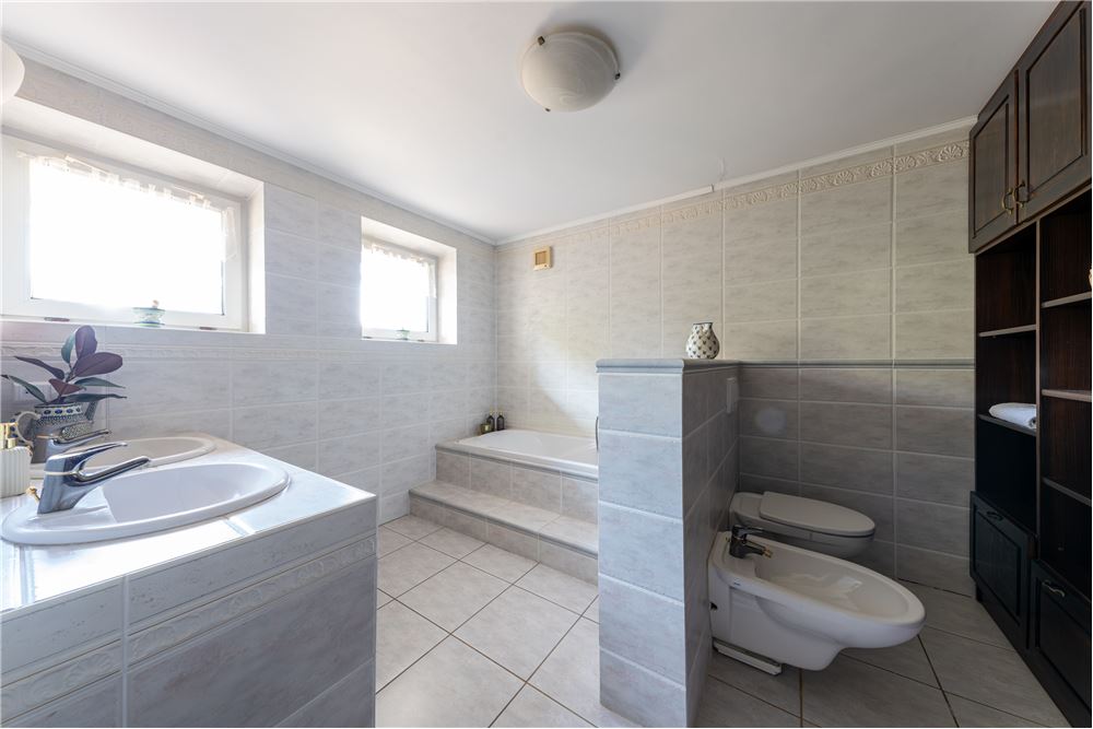 Dom wolnostojący - Sprzedaż - Józefów, Polska - 112 - 810251028-66