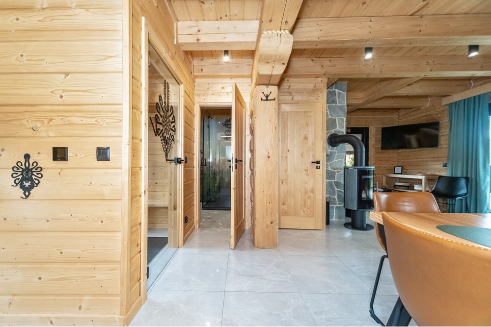 Biznes - Sprzedaż - Istebna, Polska - MIODM_037M.jpg - 800061093-116