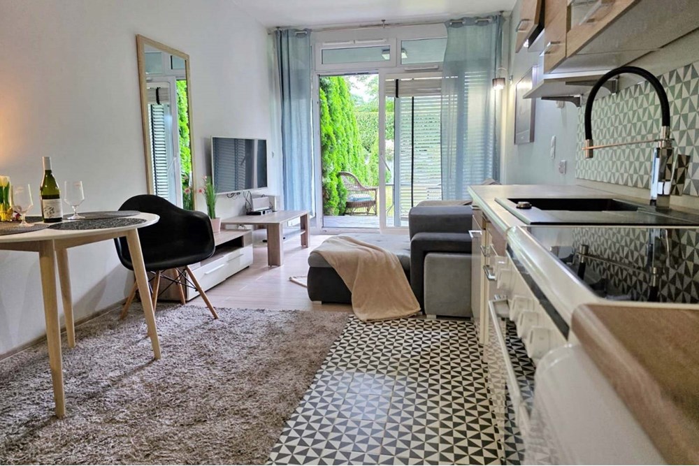 Mieszkanie na parterze - Sprzedaż - Bielsko-Biała, Polska - 1.jpg - 800061016-1265