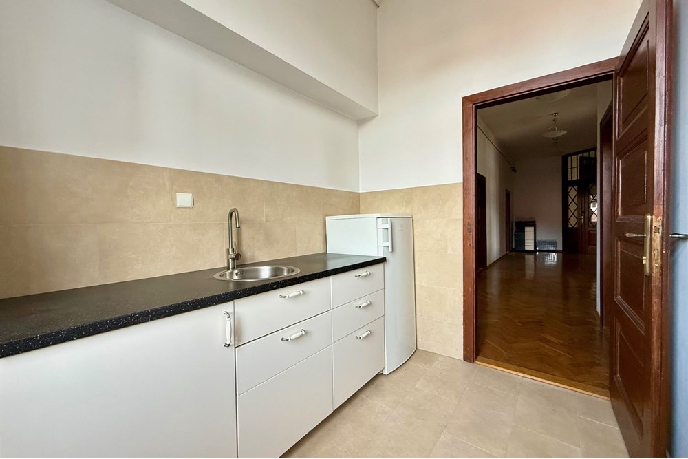 Lokal handlowy/usługowy - Wynajem - Bielsko-Biała, Polska - 20.jpeg - 470131094-21