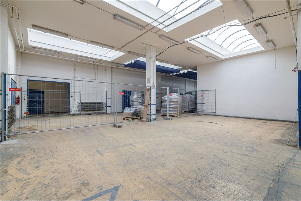 Nieruchomość przemysłowa - Wynajem - Cieszyn, Polska - 36 - 800061076-412