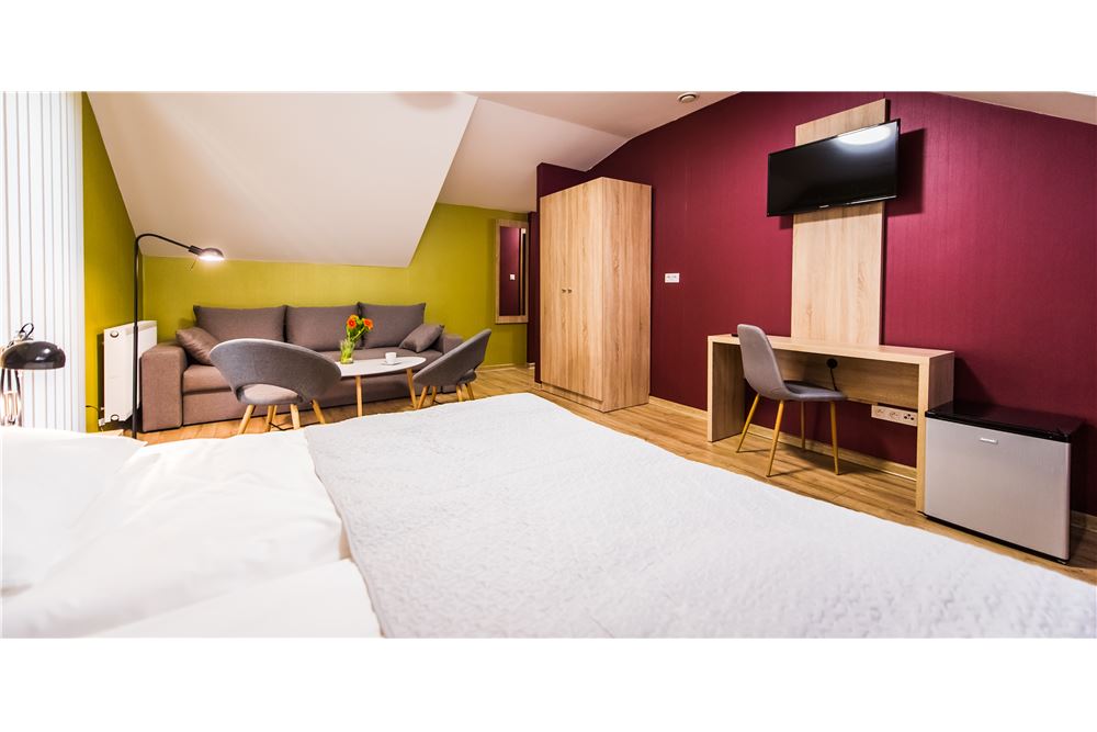 Nieruchomość inwestycyjna - Sprzedaż - Korbielów, Polska - 157 - 800061076-395