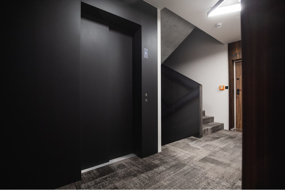 Mieszkanie - Sprzedaż - Bielsko-Biała, Polska - winda klatka.jpg - 470131112-14