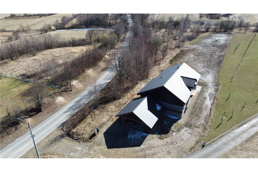 Dom wolnostojący - Sprzedaż - Radziechowy, Polska - 83 - 800061039-513