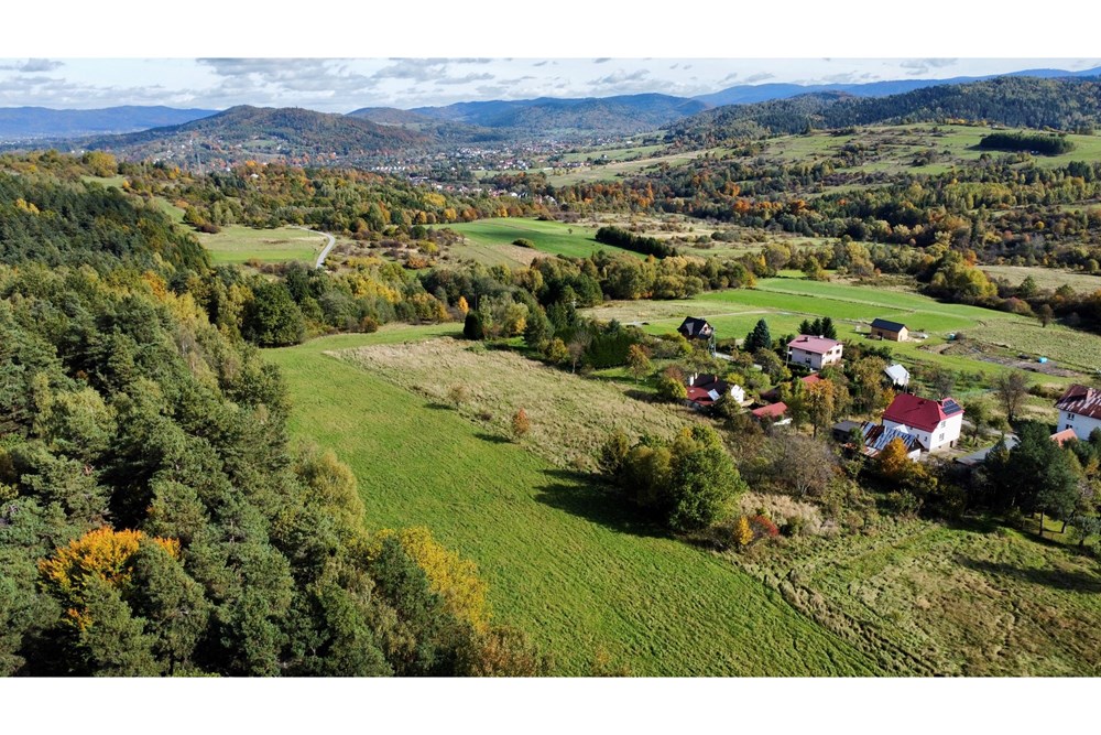 Nieruchomość inwestycyjna - Sprzedaż - Żywiec, Polska - dji_fly_20251013_125404_206_1760441734806_photo_optimized.jpeg - 800061098-178