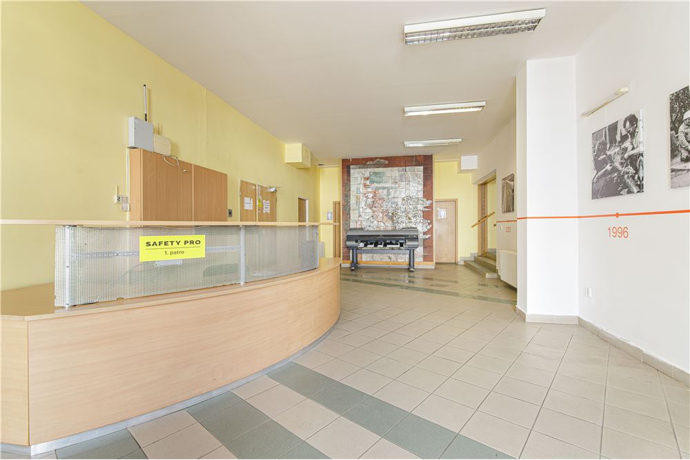 Nieruchomość przemysłowa - Wynajem - Cieszyn, Polska - 42 - 800061076-412